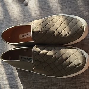 NICE Steve Madden olive shoes
